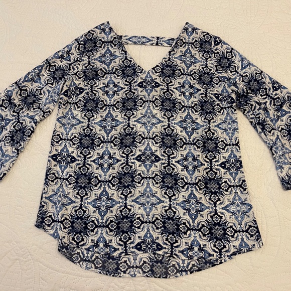 New Directions Top Blouse Bell Sleeves - Picture 4 of 9